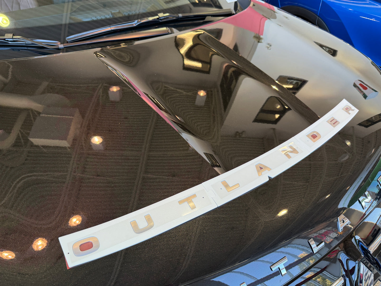2025 Outlander (gas) Hood Emblem - Satin