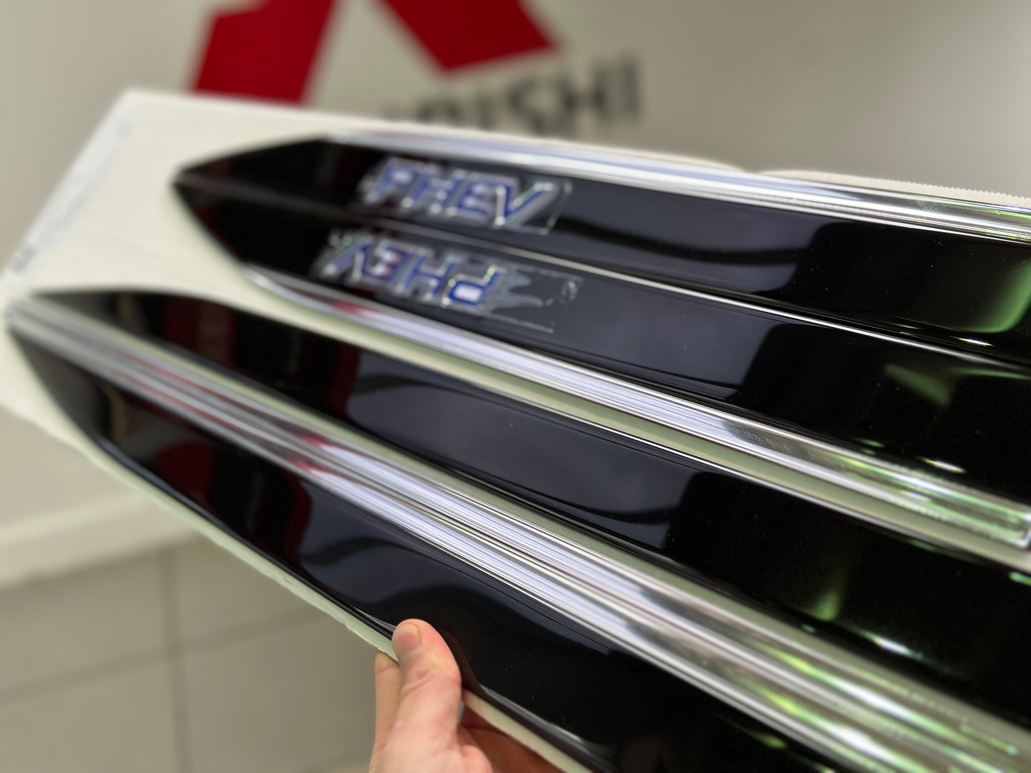 2023-25 PHEV Outlander Side Moldings - Labrador Black