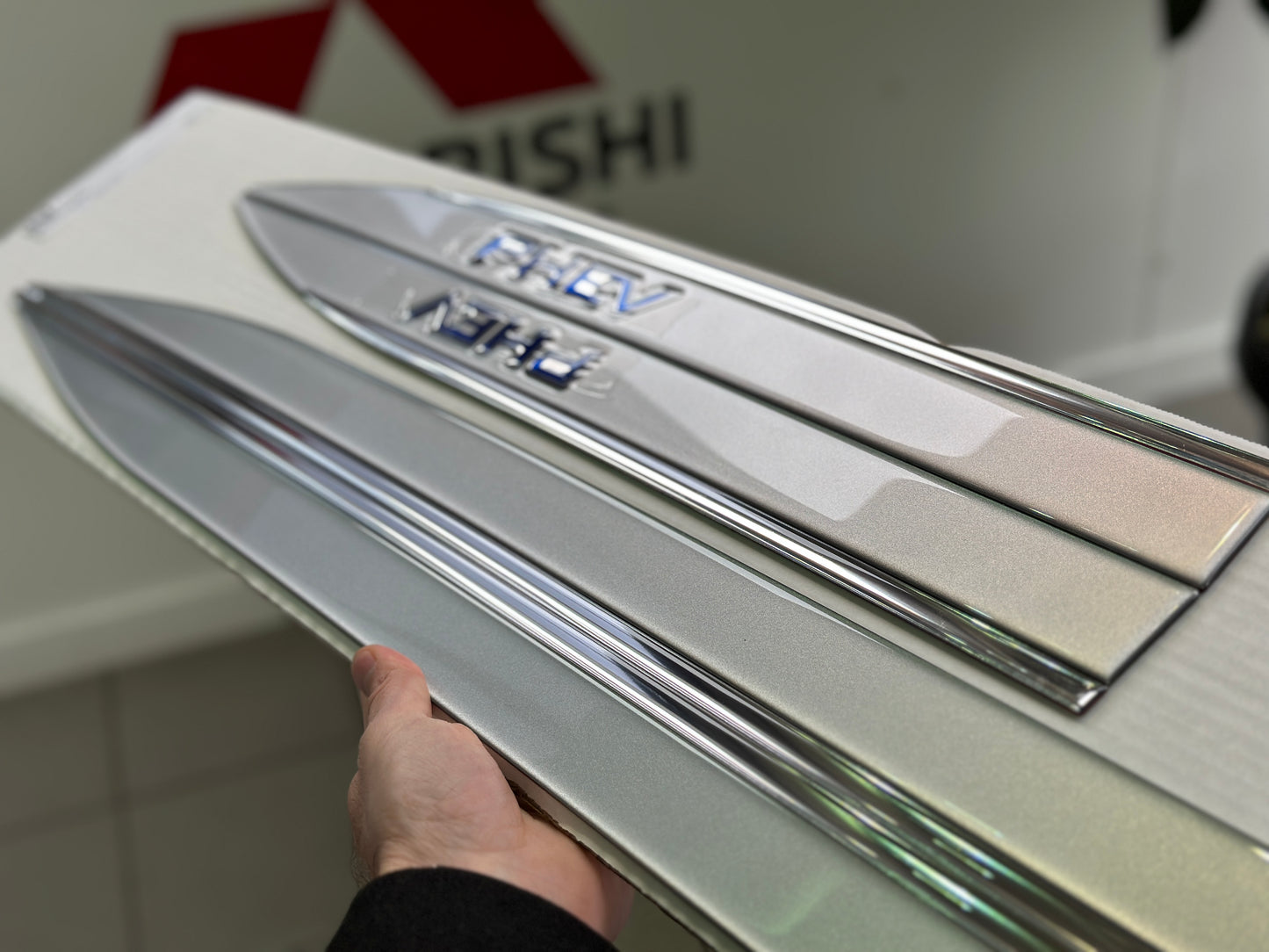 2023-25 PHEV Outlander Side Moldings - Silver