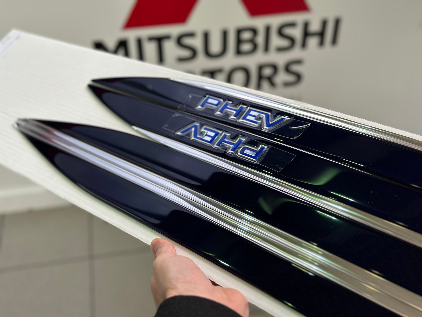 2023-24 PHEV Outlander Side Moldings - Cosmic Blue