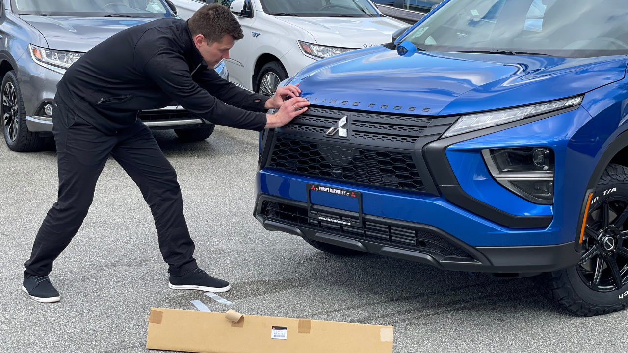 Eclipse Cross hood emblem - black