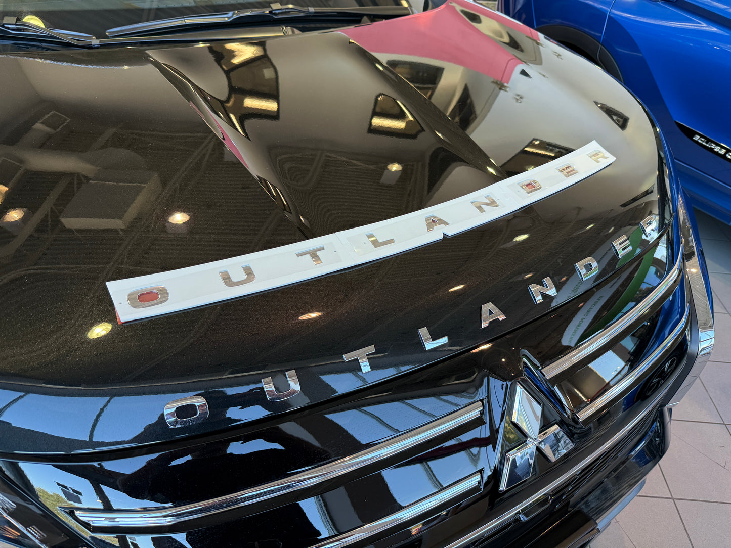 2025 Outlander (gas) Hood Emblem - Chrome